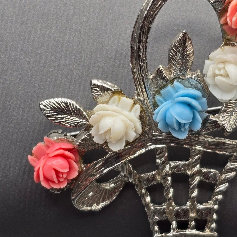 VTG Carved Lucite Flower Basket Brooch Silver Tone Pastel Blue Pink White 2.5" - Picture 3 of 9